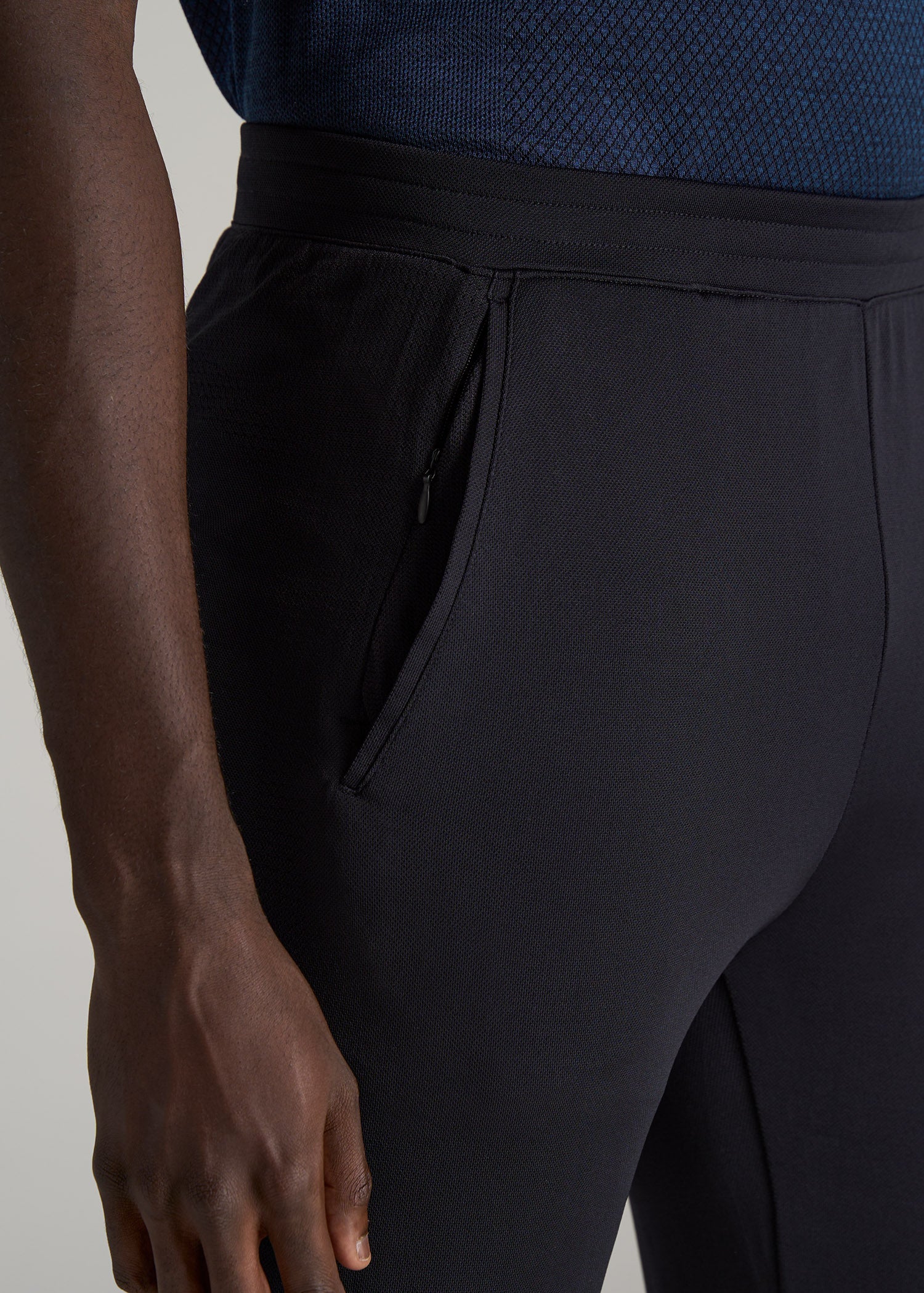 American-Tall-Men-AT-Performance-Engineered-Joggers-Black-detail